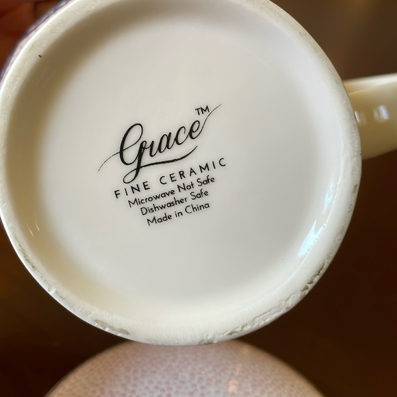 Grace fine ceramic Russian Matryoshka pattern tea Cup & lid - Picture 5 of 7